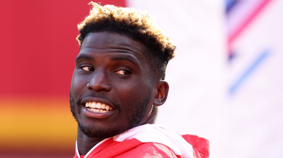 Tyreek Hill mocks NFL’s ‘Old man yells at cloud’ celebration rules with new gloves