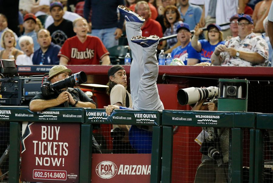 Anthony Rizzo Makes A Catch So Good It Costs The Cubs A Run