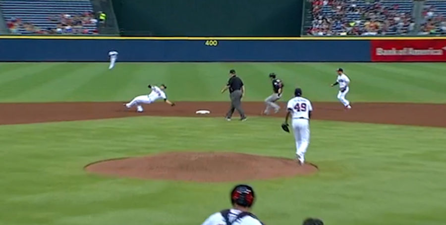 Andrelton Simmons Makes Another Superhuman Defensive Play