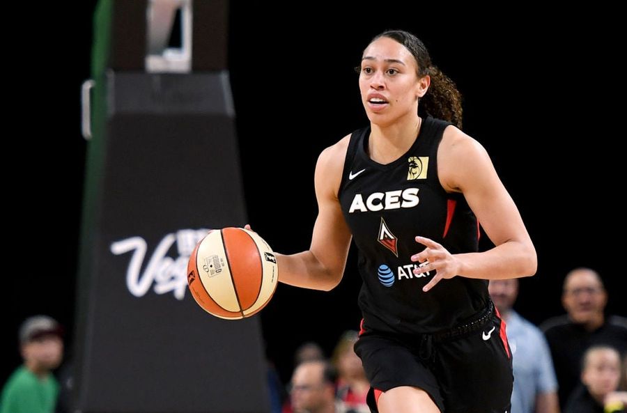 Dearica Hamby Wins Playoff Game With Absurd Steal-And-Heave