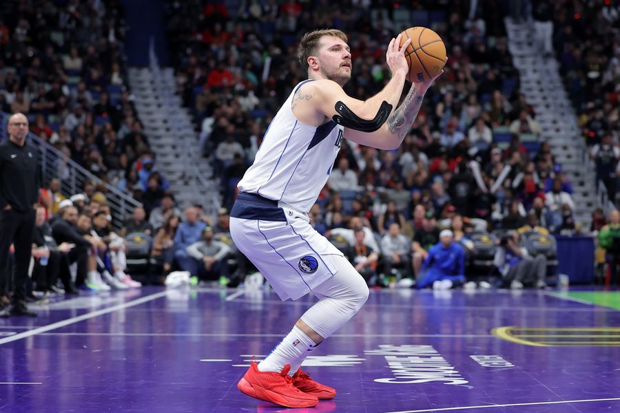 The NBA’s in-season tourney courts are predictably a clown show