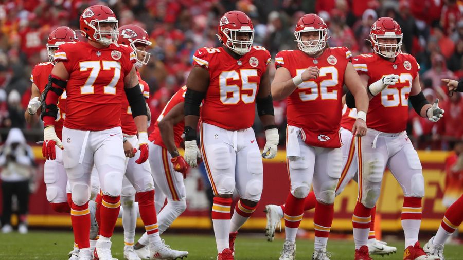 The Chiefs’ offensive line put on a better performance than Rihanna