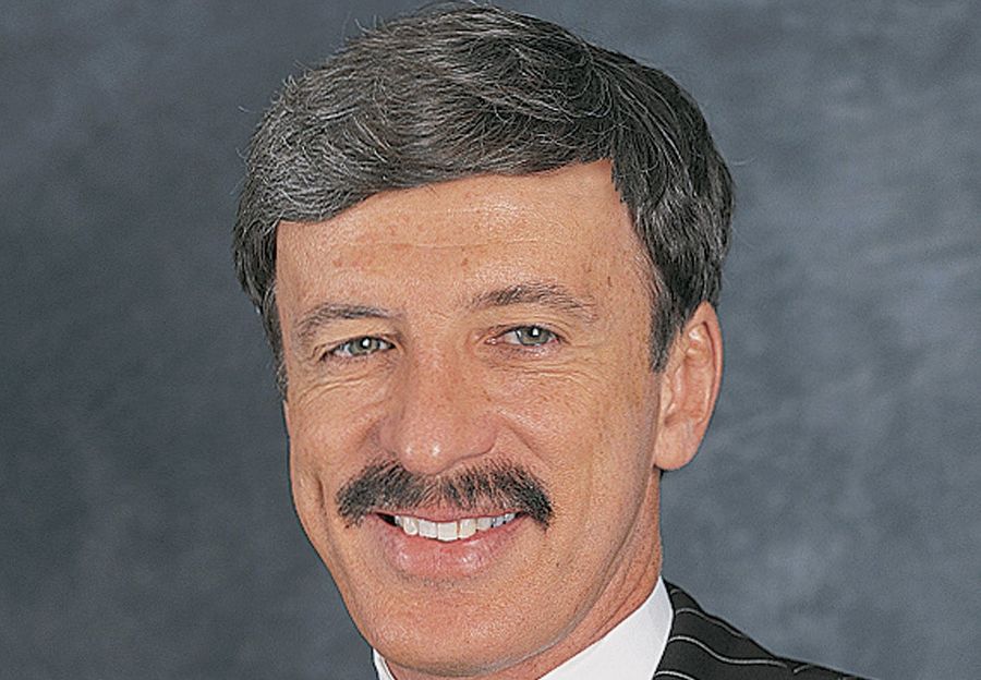 What Is That Thing On Stan Kroenke&#39;s Head?