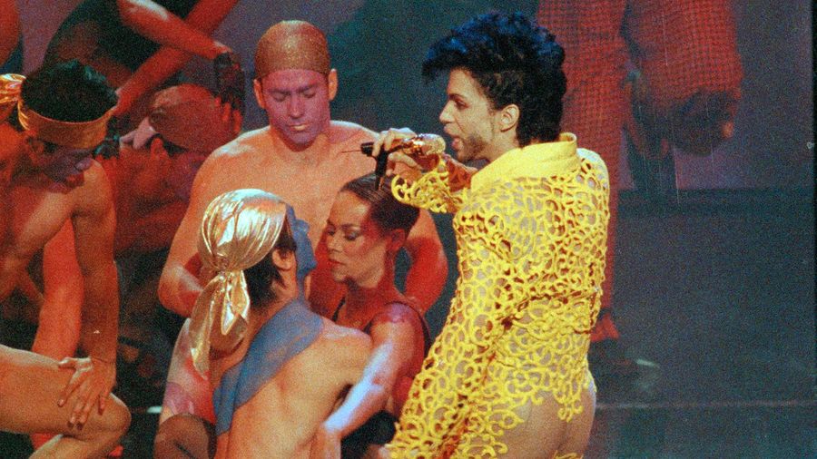 Prince&#39;s 1991 MTV Video Awards Performance Is Maybe The Sexiest Thing Ever Aired On TV