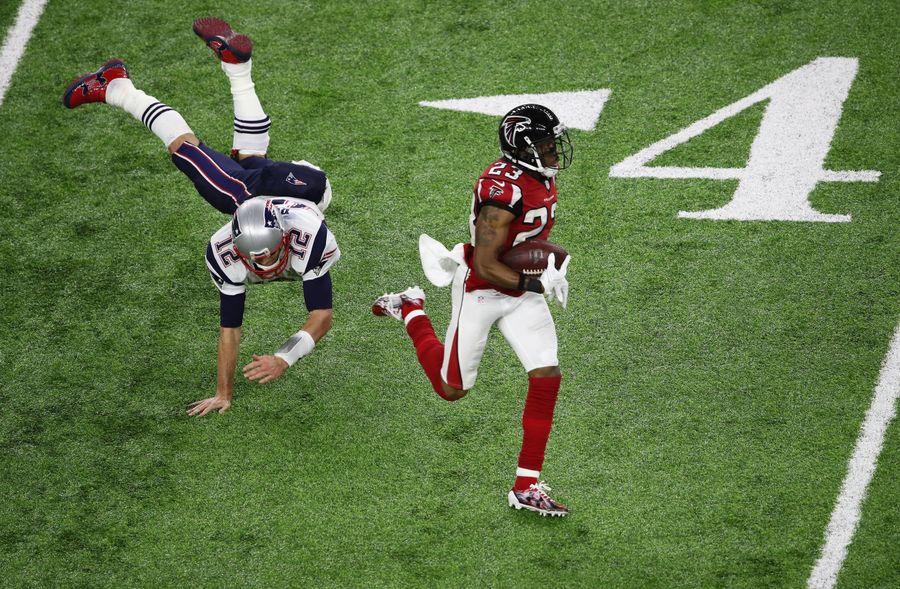 Let's Enjoy The Play That Left Tom Brady In The Dust