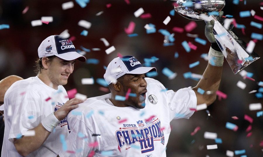 Lawsuit Claims New York Giants Went To Hilarious Lengths To Make A Michael Strahan Jersey Appear Game-Worn