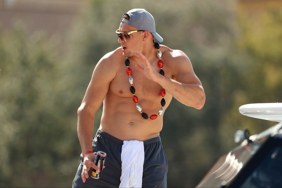 SEE IT! Gronk sets Guinness record for ‘highest’ catch (No, not that kind of high — although…)