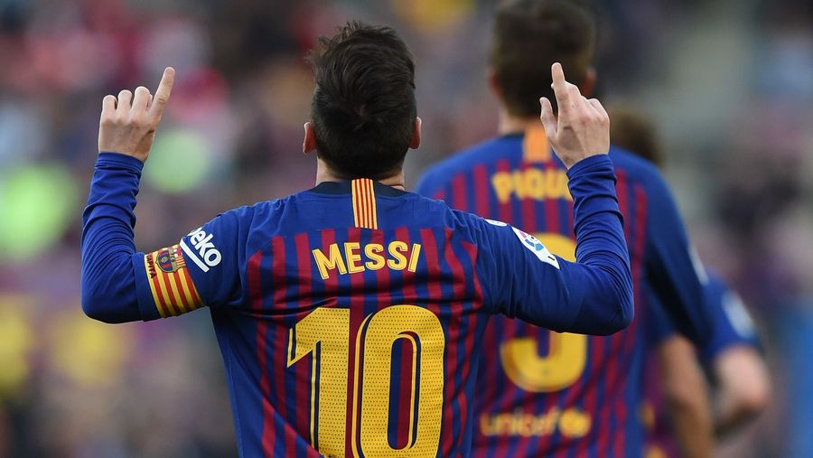 Lionel Messi Slows Down Time, Scores Free Kick