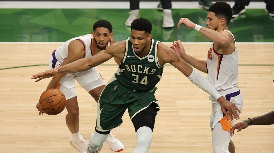 How Giannis is making the game easier for himself and his teammates
