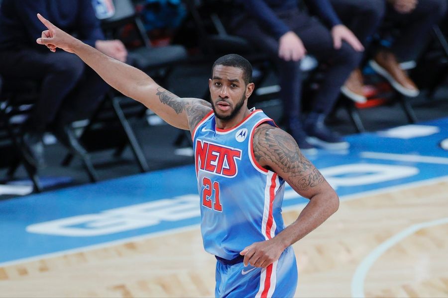 Citing an irregular heartbeat, LaMarcus Aldridge shocks NBA by retiring