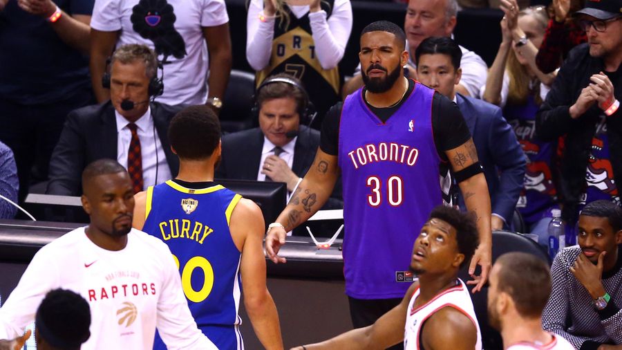 Drake Tries Very Hard To Pretend He Doesn't Have Steph Curry And Kevin Durant's Jersey Numbers Tattooed On His Body