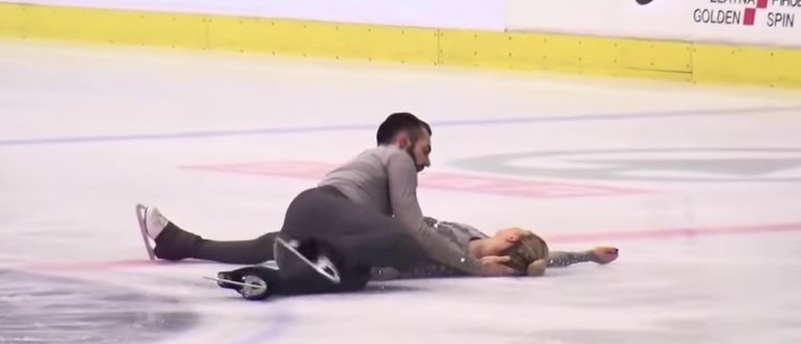American Figure Skater Crashes Headfirst Into The Ice, Referee Allows Her To Continue