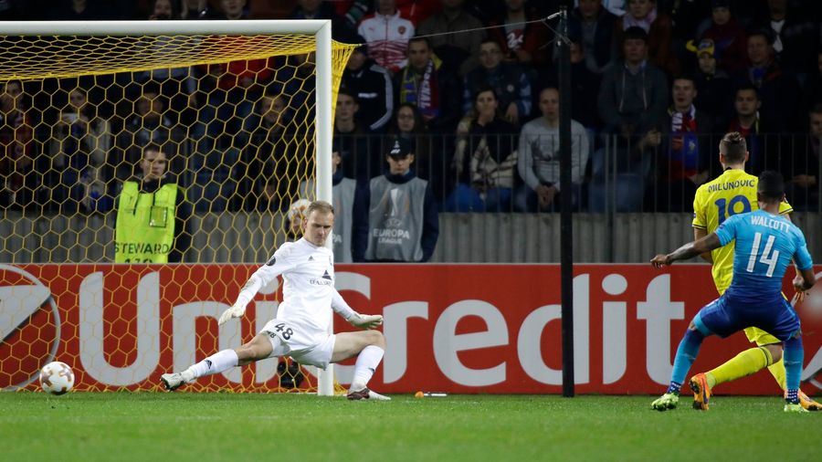 Goalkeeper Gifts Arsenal A Goal With Atrocious Boner