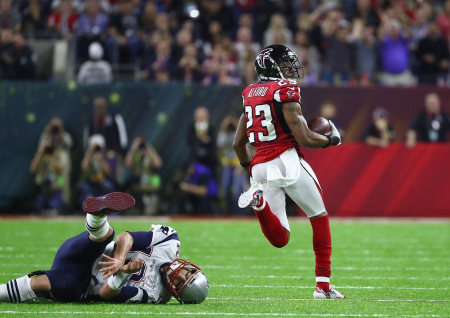 Tom Brady Throws Pick-Six, Falcons Up Big