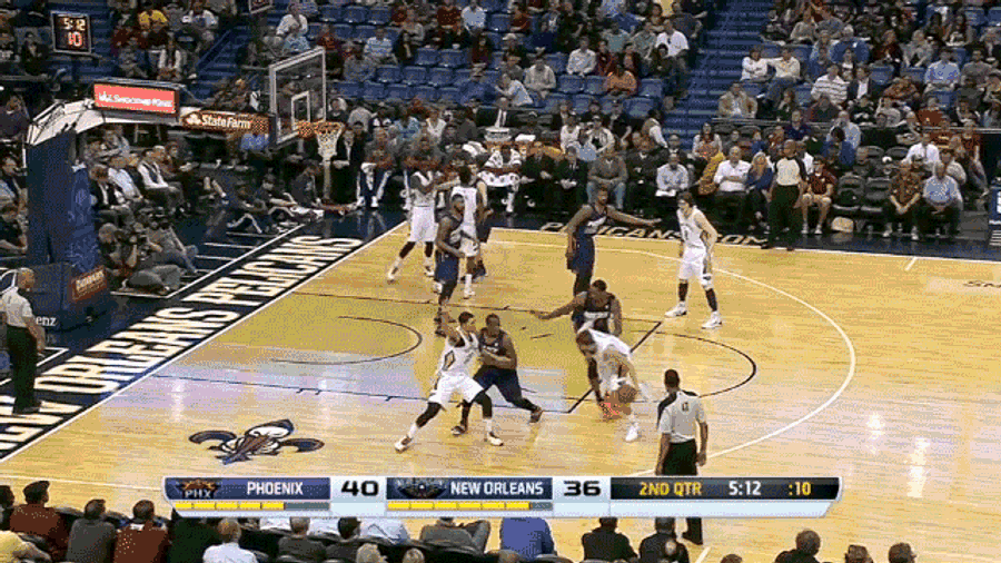 Jeff Withey Completes The Rare Pass Off Of The Referee&#39;s Head