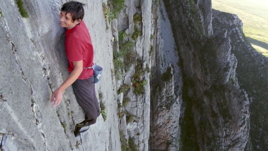 Alex Honnold&#39;s Ropeless Ascent Of El Capitan Is Nerve-Wracking And Historic