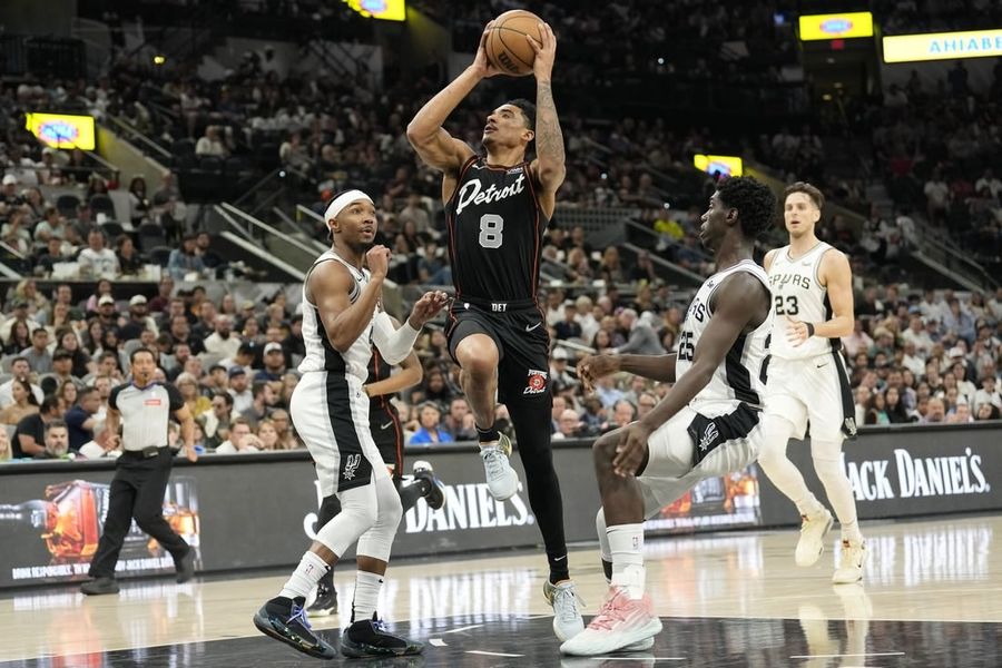 Spurs finish on upward swing, beat NBA-worst Pistons
