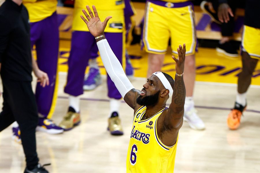 LeBron really did it, he passed Kareem