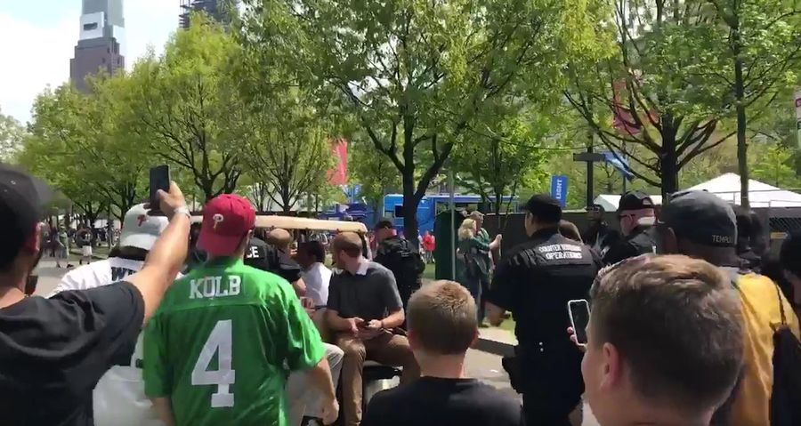 Wentzmobile Draws Eagles Fans And Children From All Over To Form Inspiring Wave Of Sweaty Jerseys