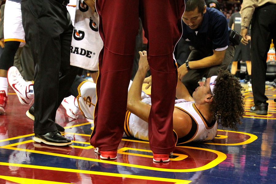Aw Damn, Anderson Varejao Tore His Achilles And Is Out For The Season