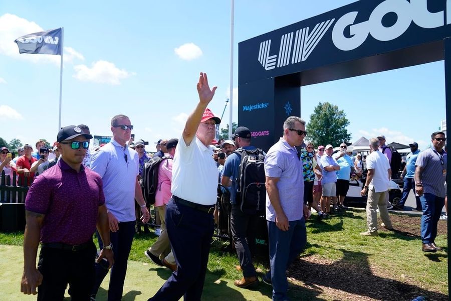 Donald Trump reveals LIV returning to Doral in '24