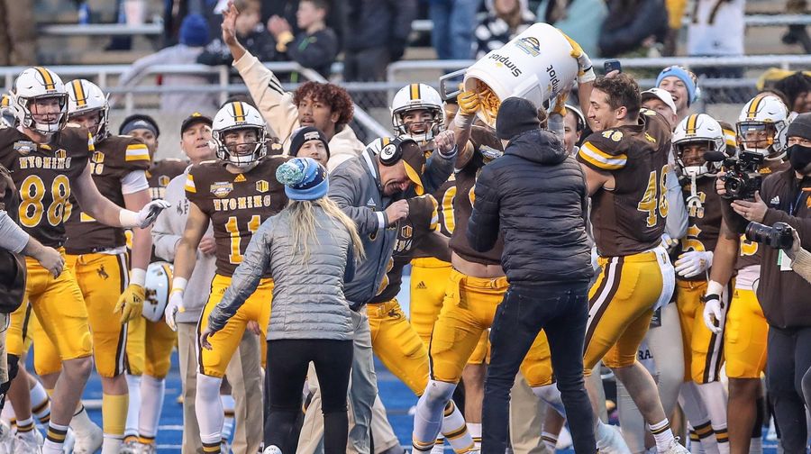 It’s 2021, time for college football bowls to branch out from Gatorade dumping