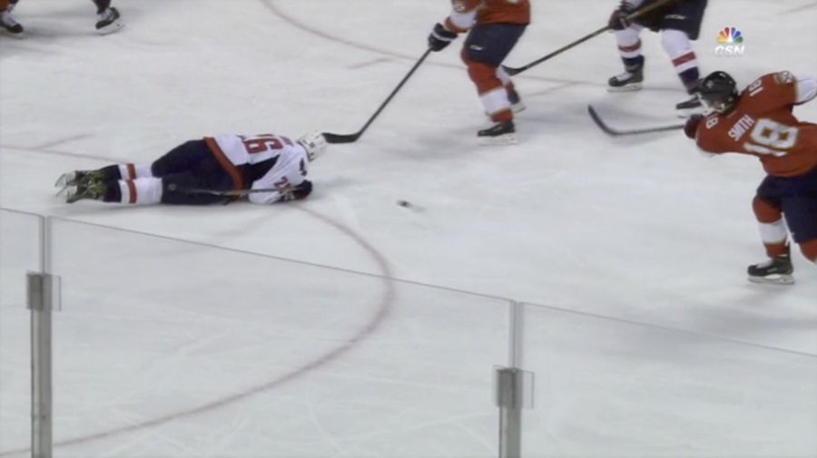 Capitals Player Daniel Winnik Lost A Chunk Of His Ear Blocking A Shot