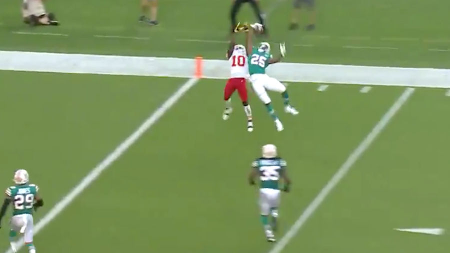 Xavien Howard snags one-handed INT from Ozone Layer against Mahomes