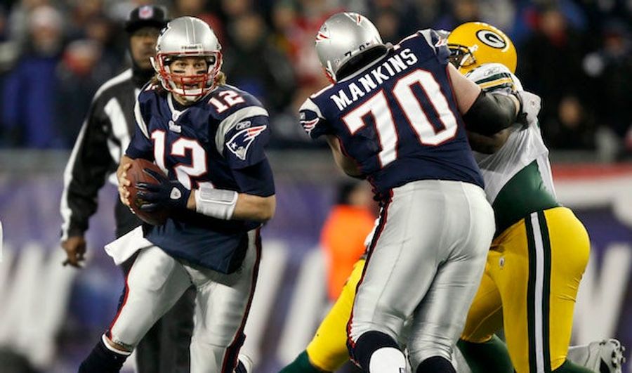 Report: Tom Brady "Very Upset" By Logan Mankins Trade