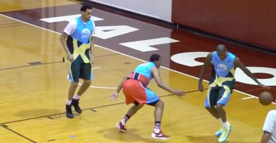 Jamal Crawford Fakes Going Behind The Back