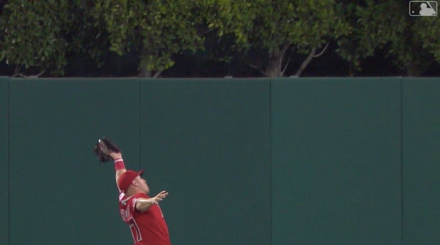 Mike Trout Extends On-Base Streak, Makes Amazing Catch As Angels Lose Yet Again