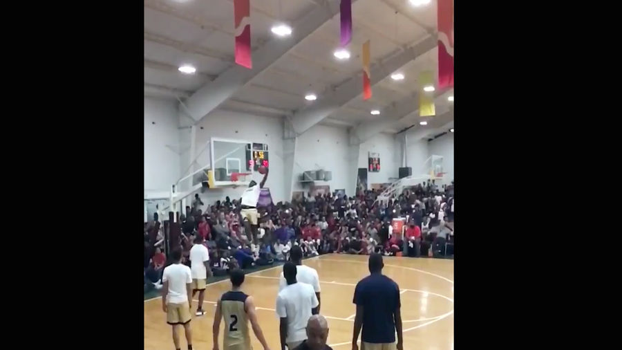 Basketball Teen Zion Williamson Continues To Be Master Of The Dunk