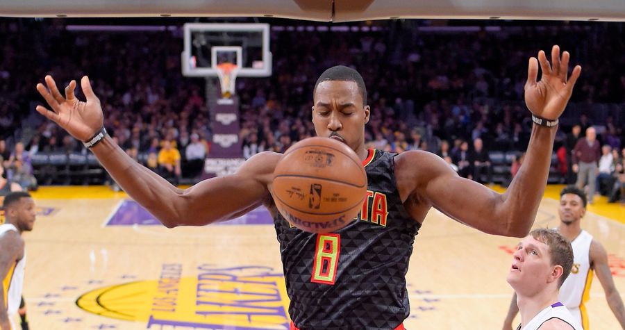 Dwight Howard Confronts Shit-Talking Fan
