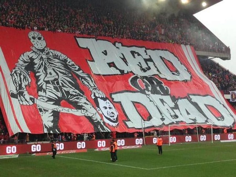 Standard Liège Fans&#39; Murderous Tifo And Heckling Are Super Effective