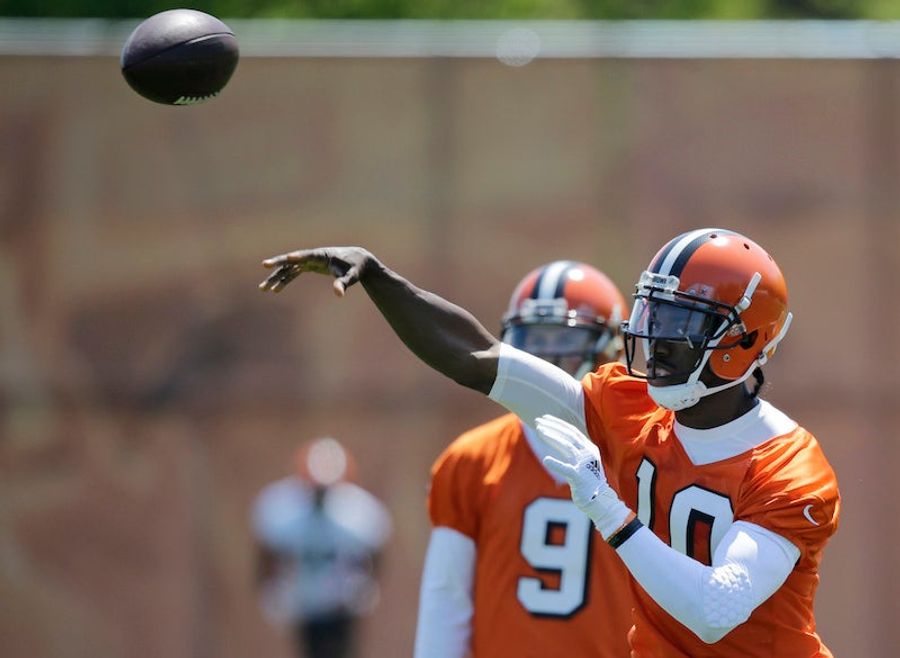 RGIII Says He’s Throwing Passes Into Neighbors’ Yards Because He Cares