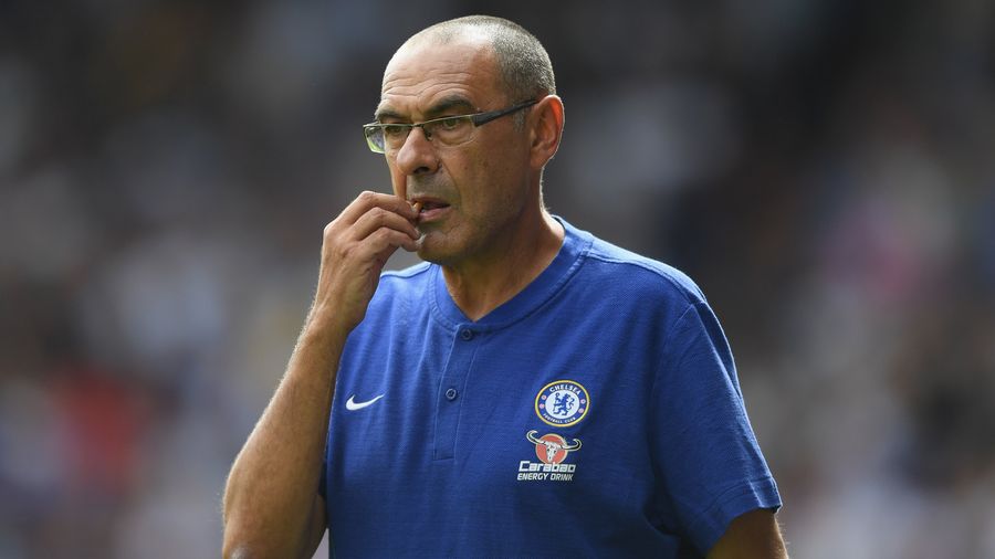 Chelsea Manager Maurizio Sarri Has A Weird Solution For His In-Game Cigarette Urges