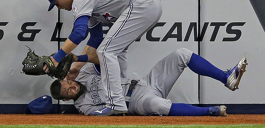 Kevin Pillar Smashes Into Wall After Spectacular Grab