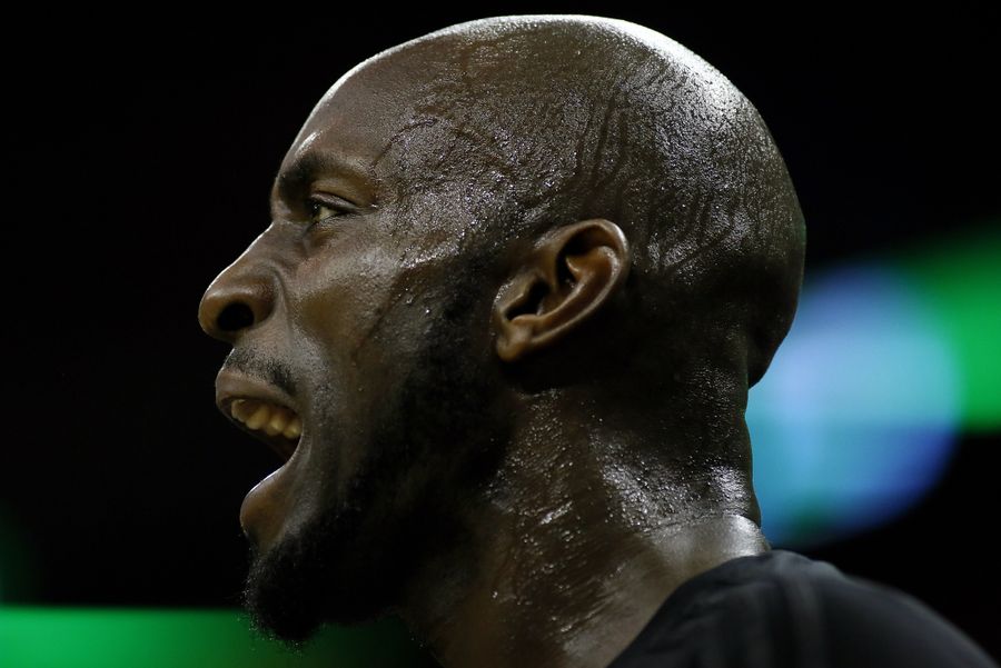 Kevin Garnett Tells Eric Gordon Exactly What He Thinks Of Him