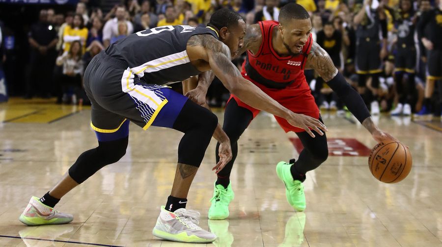 Andre Iguodala's Hands Are Still Crazy