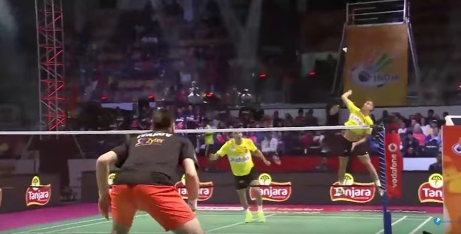 Badminton Guy Unleashes Hardest Smash In History