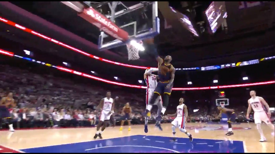 LeBron Creates Murderous Art With Thundering One-Handed Dunk