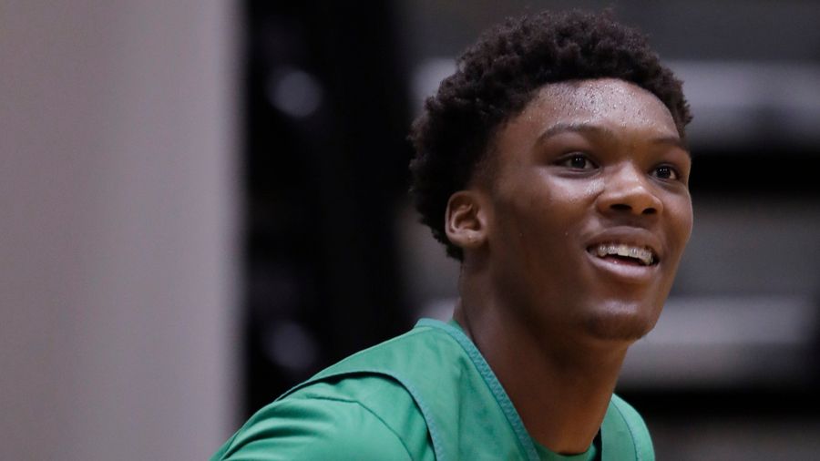 Get Robert Williams A Damn Wallet Chain