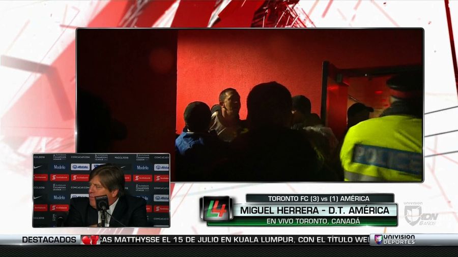 Miguel Herrera Says Toronto Cops Assaulted His Players At Halftime<em></em>