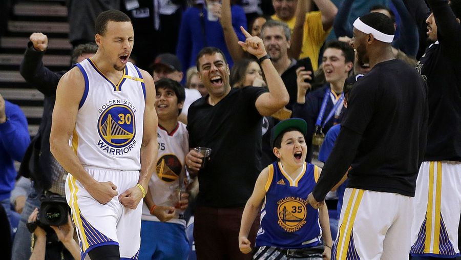 Warriors Prove Their Basketball Strength By Bludgeoning Kings With Insane Third-Quarter Run
