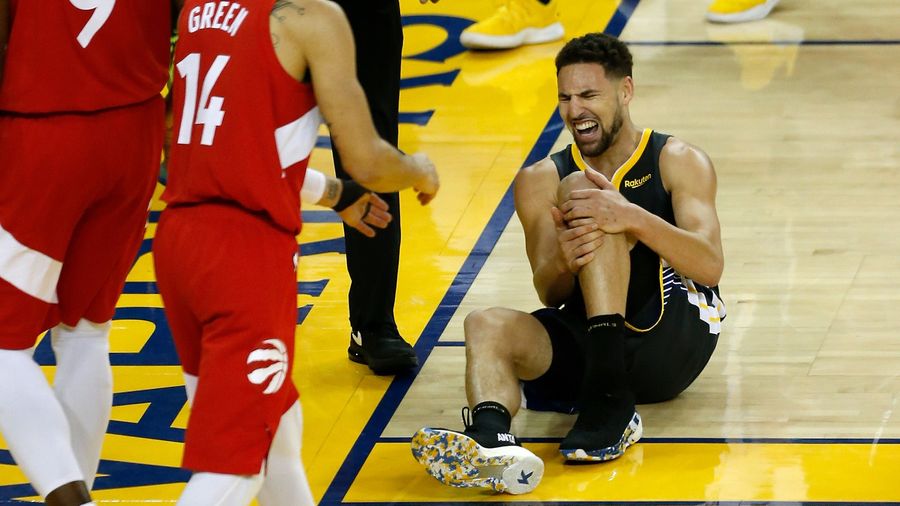 Klay Thompson Helped Off With Bad Knee Injury, Heroically Returns, Sinks Free Throws, Runs Back Off, Is Out