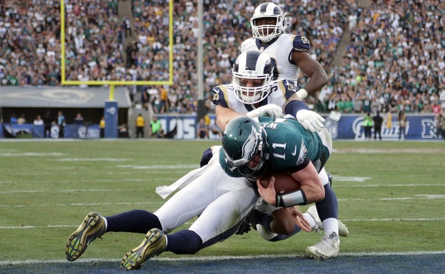 Carson Wentz Tore His ACL And The Eagles Have To Use Nick Foles, Again