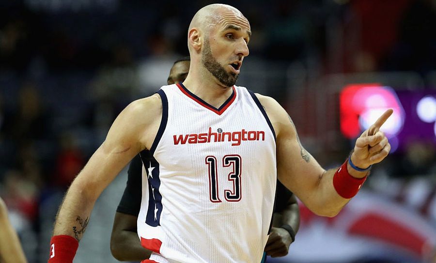 Marcin Gortat Loves His Fans