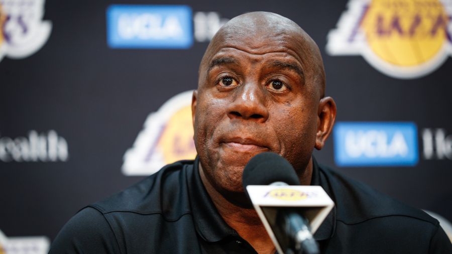 Here's An Underwhelming Anthony Davis Trade Offer From The Lakers That The Pelicans Probably Leaked