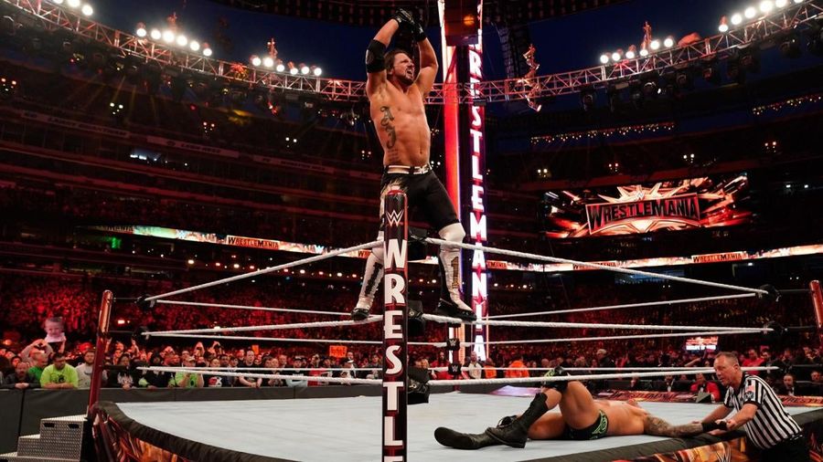 WWE Screwed WrestleMania Fans With Blinding Lights