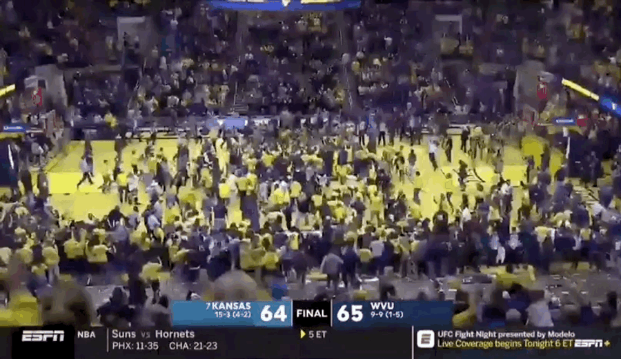 West Virginia Upsets No. 7 Kansas With Late Go-Ahead Layup For Season's First Conference Win